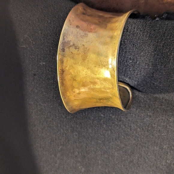 Statement piece, Brass Cuff Bracelet 2.5 " vintage concave design, chunky - Picture 5 of 7